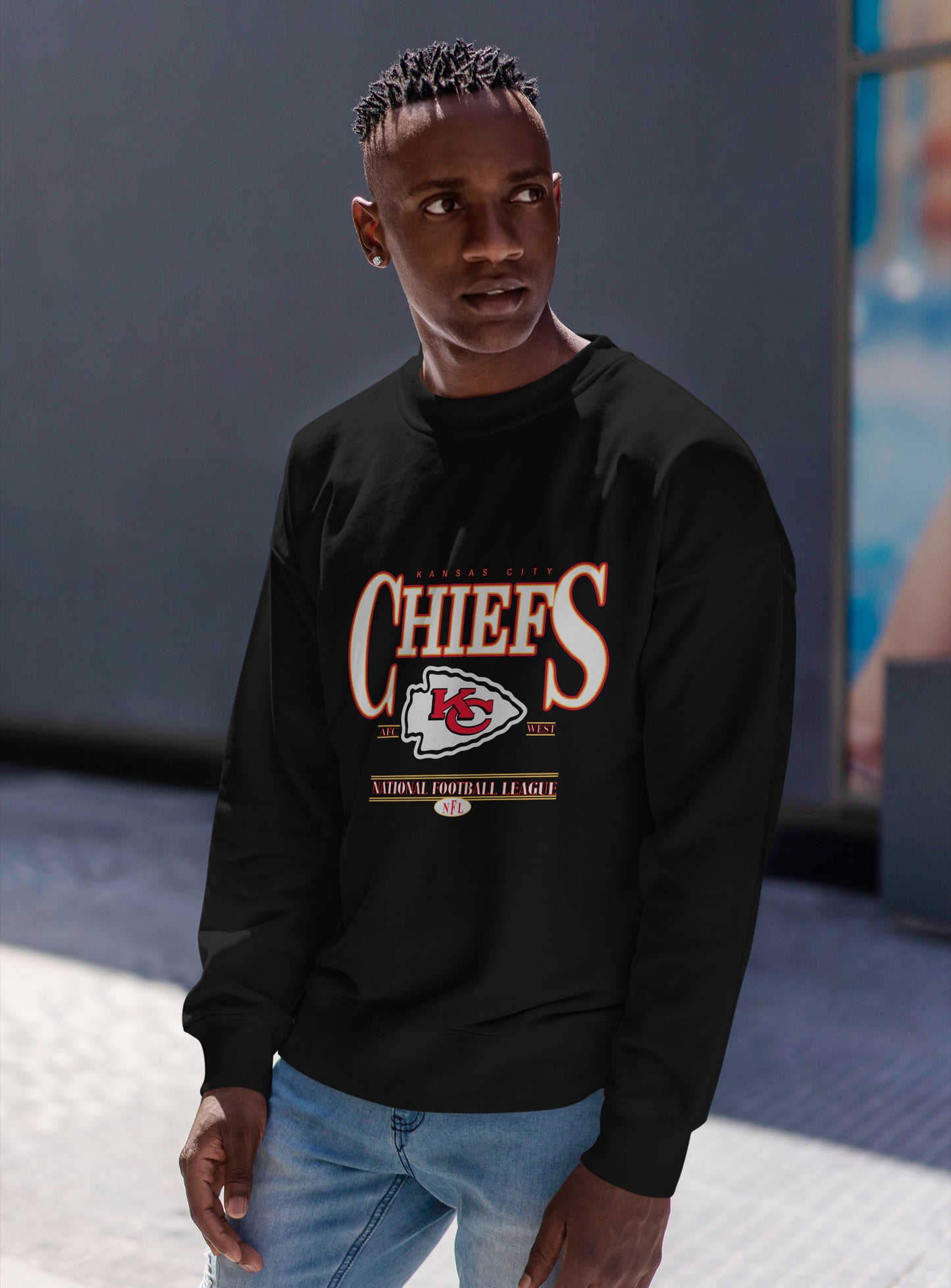 Kansas City Chiefs Vintage Sweatshirt – NFL Game Day Crewneck for Fans